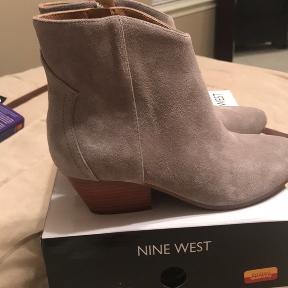 Nine West Tristan Women's Suede Western Ankle Boot - Picture 4 of 5